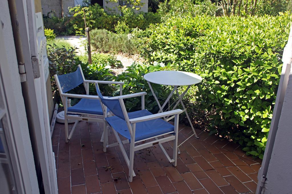 Mas De Valiguiere Hotel Saze  Exterior photo