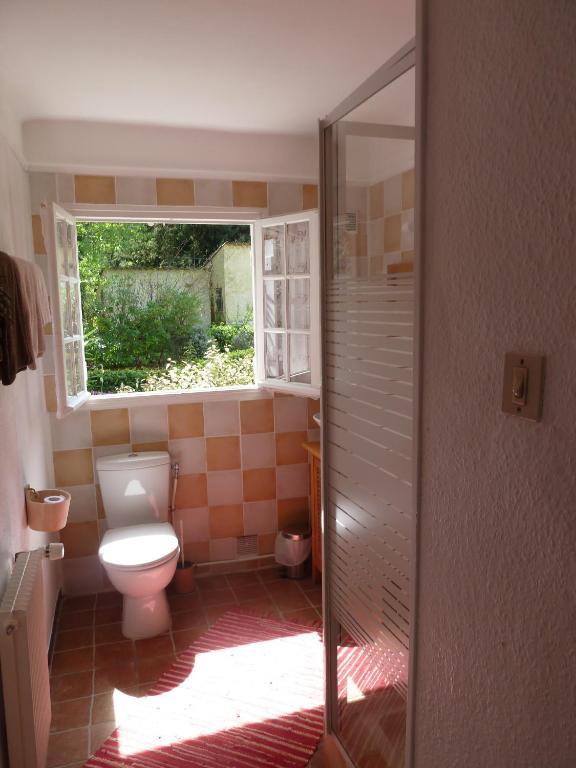 Mas De Valiguiere Hotel Saze  Room photo